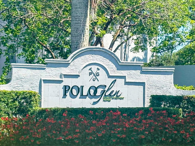 Polo Glen Condo photo 5